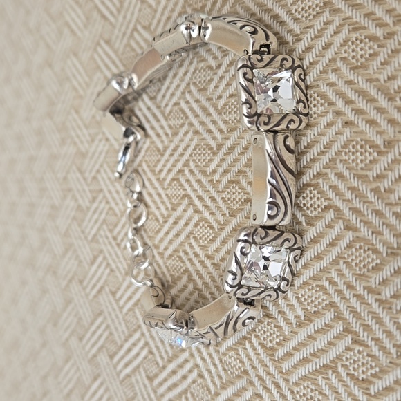 Brighton Silver-tone Clear Swarovski Crystal Silver Link Bracelet - Picture 2 of 7
